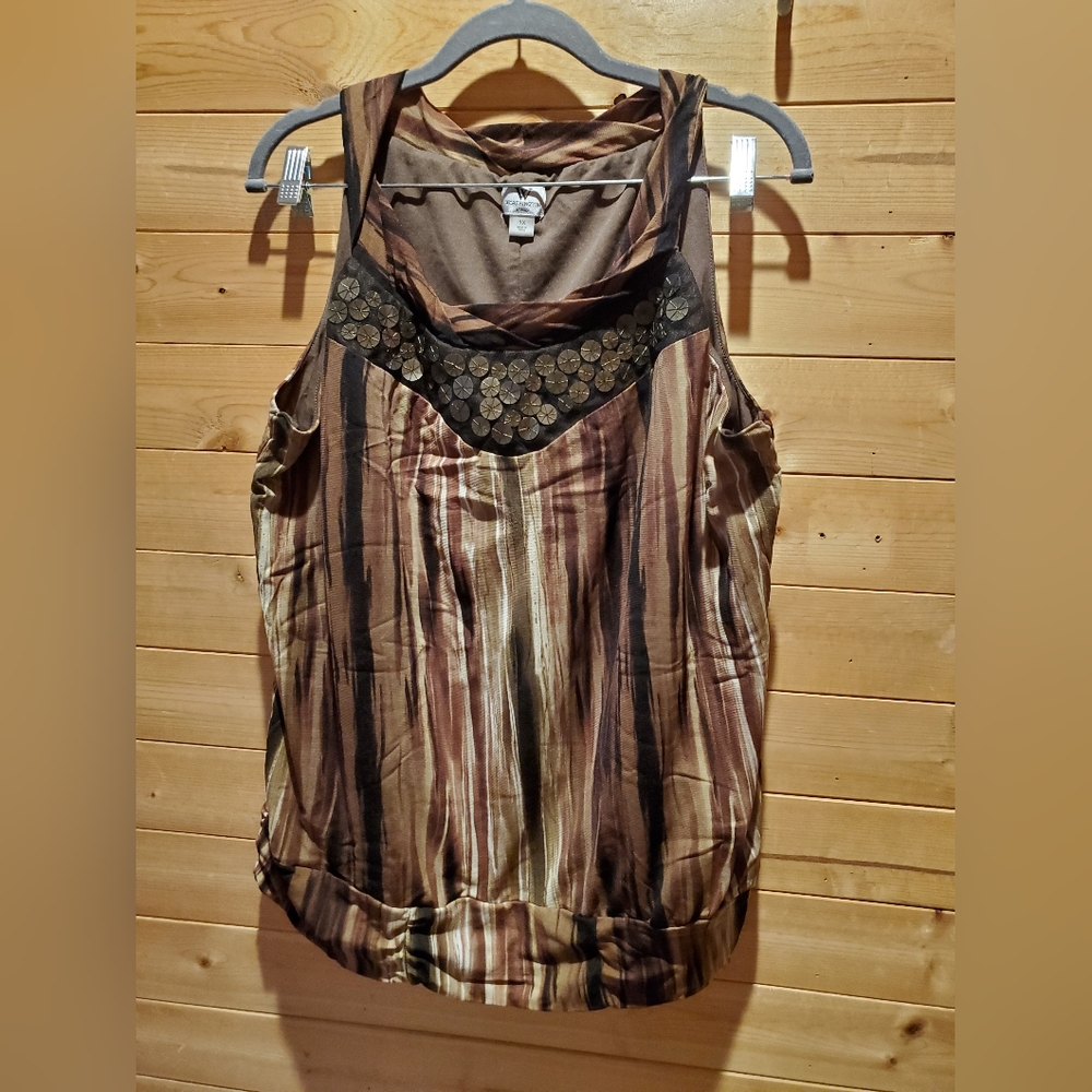 Sleeveless blouse